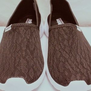 Addias womans lite racer slip on shoe